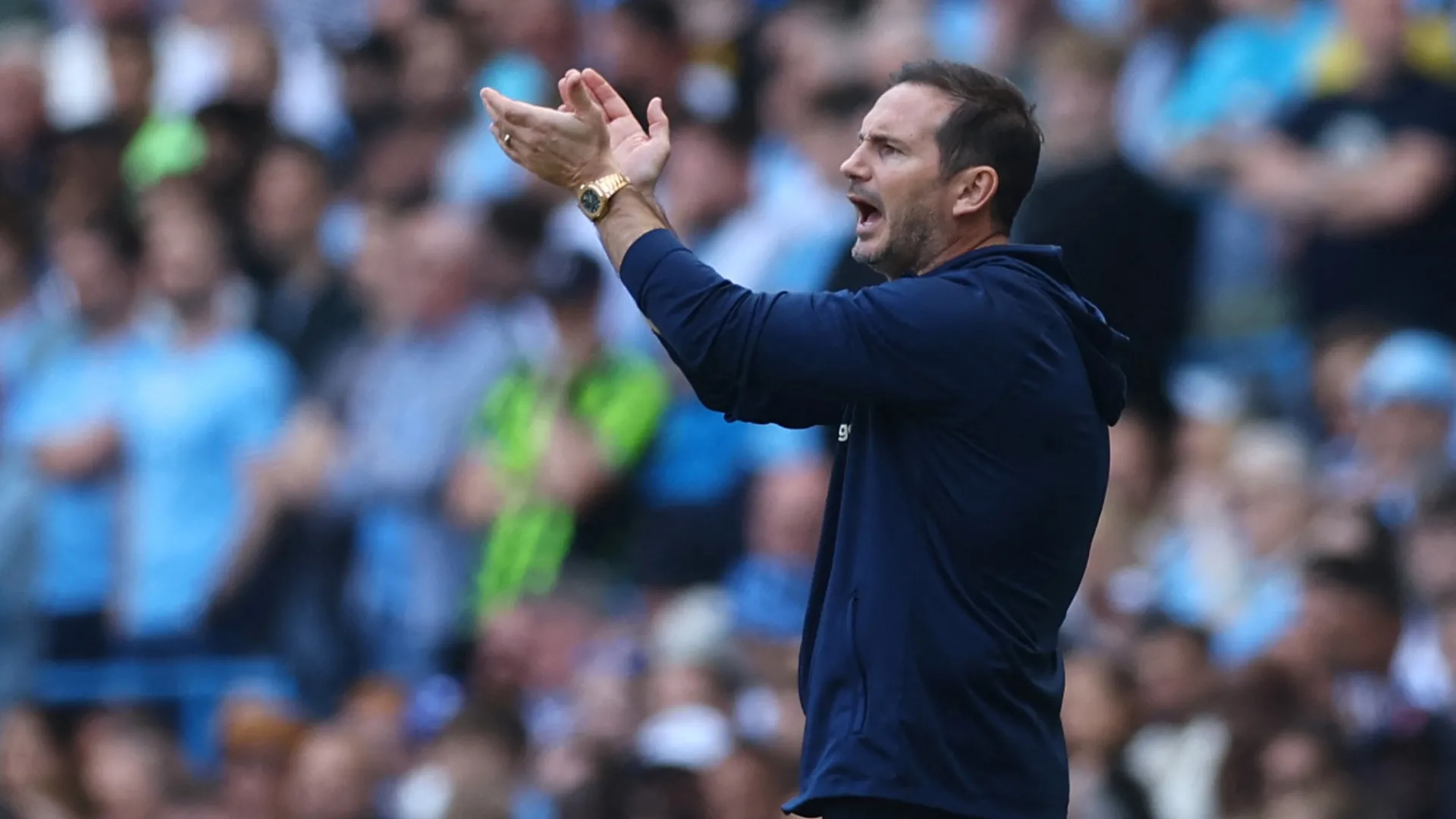 HLV Frank Lampard, người đưa ra quyết định quan trọng về tương lai của Ellis Simms.