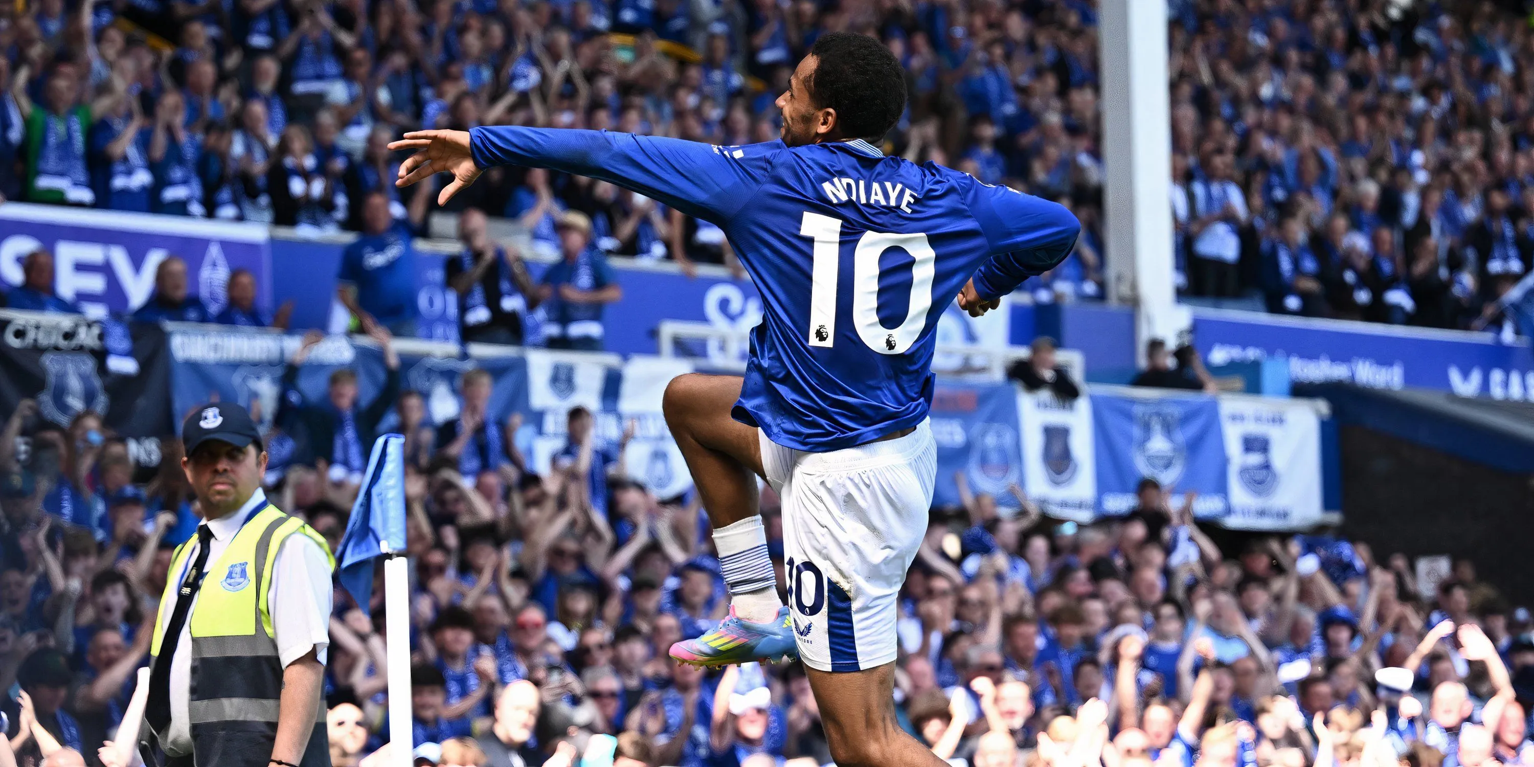 Iliman Ndiaye - ngôi sao tấn công của Everton mùa giải 2024/25