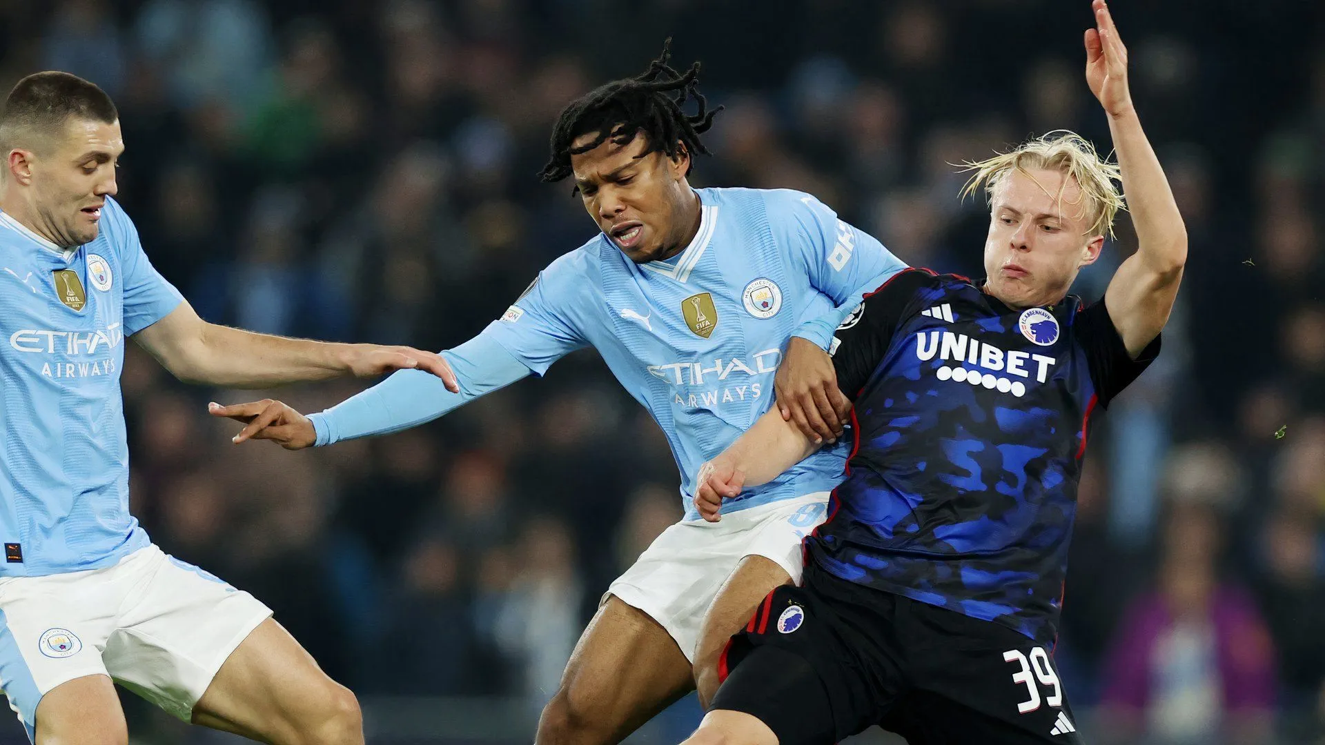 Micah Hamilton, cựu tài năng trẻ Man City, trong trận đấu.