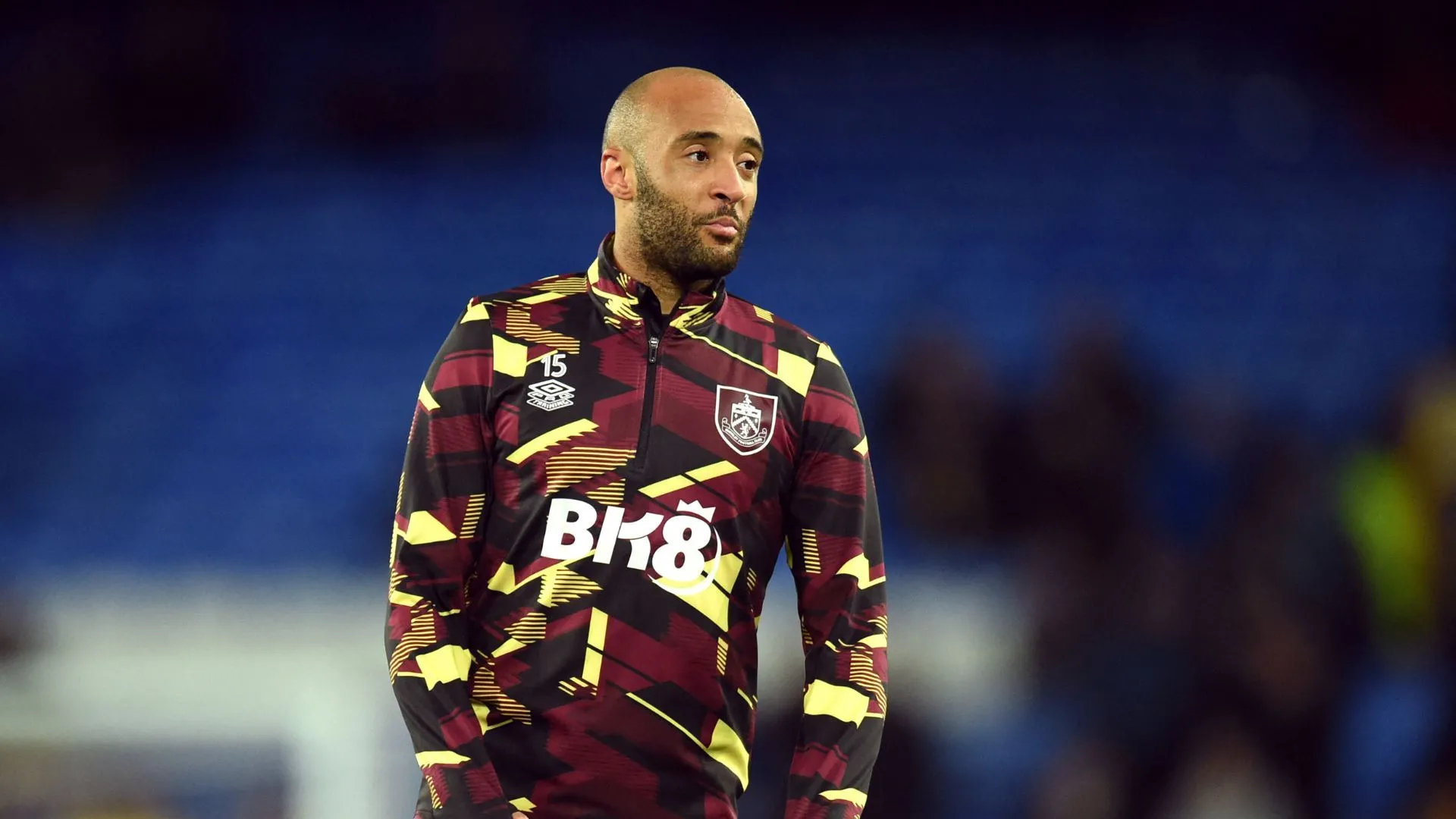 Nathan Redmond trong màu áo Burnley tại Carabao Cup