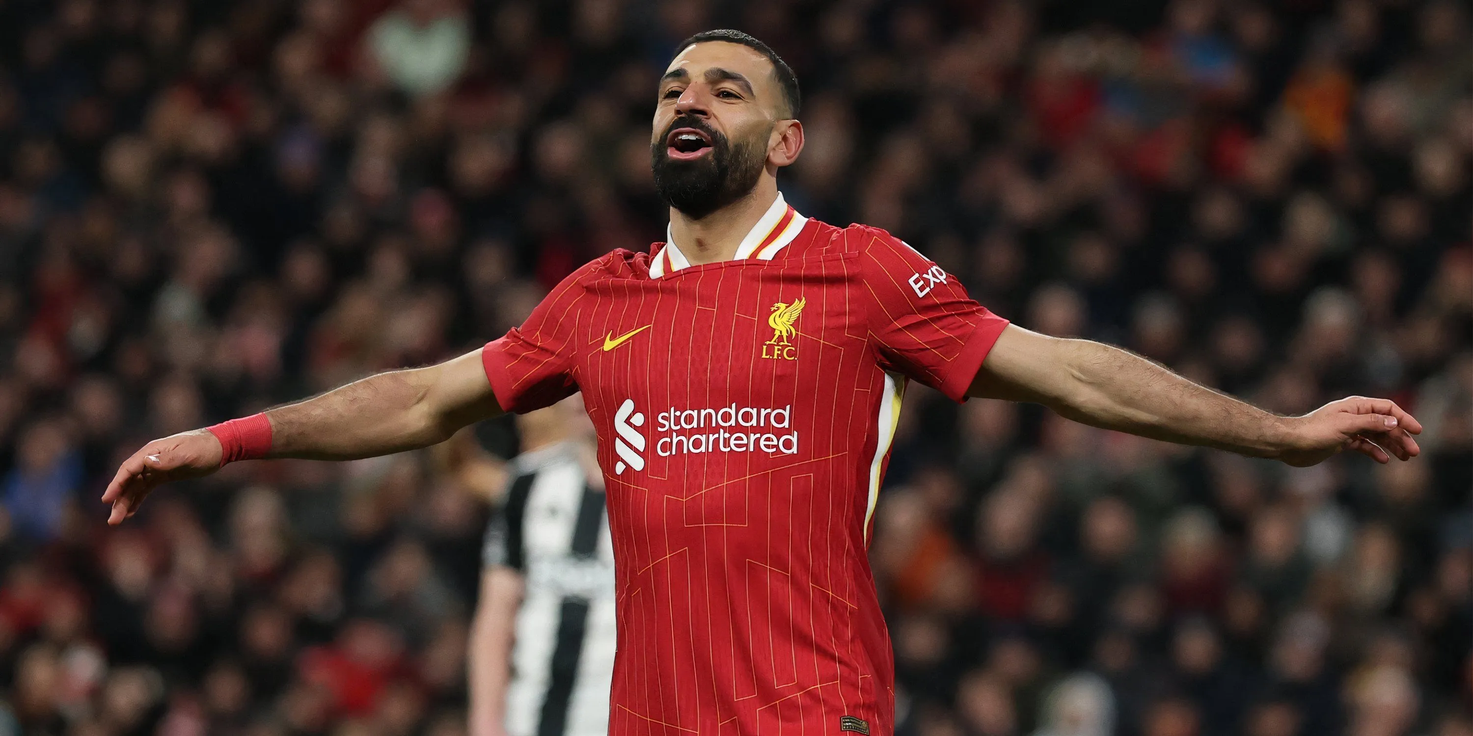 Ngôi sao Mohamed Salah ăn mừng cùng đồng đội Liverpool