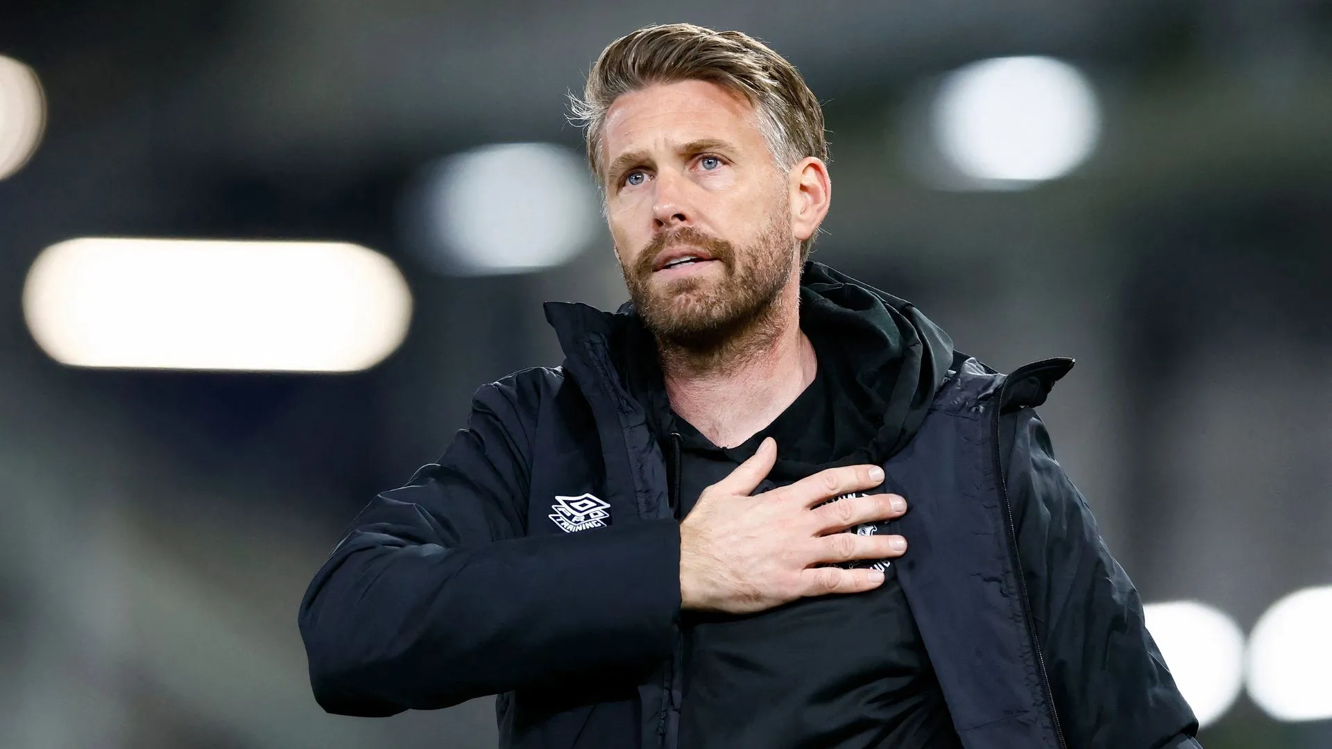 Rob Edwards thời còn dẫn dắt Luton Town ở giải hạng Nhất Anh