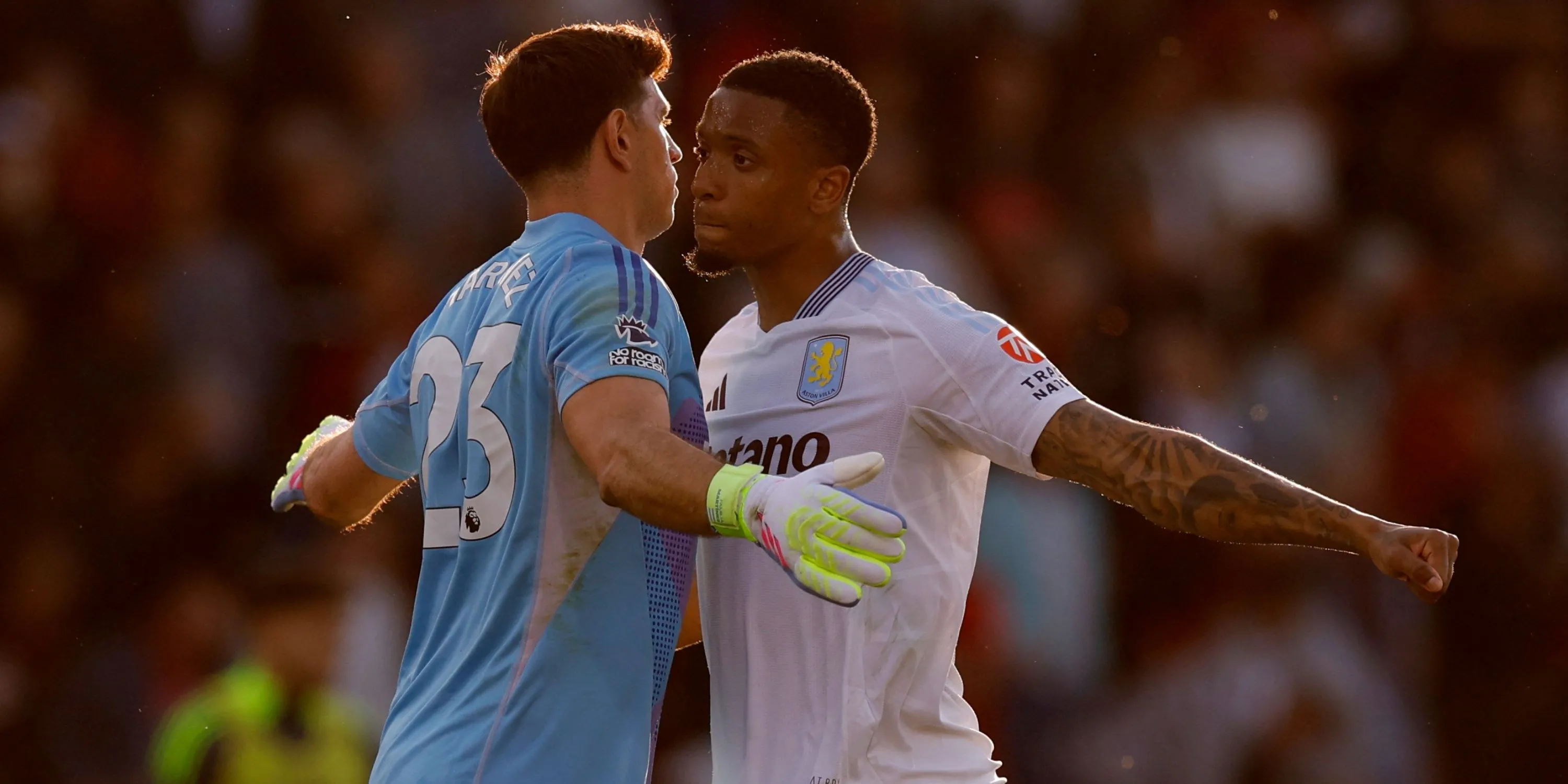 Thủ môn Emi Martinez có khả năng chia tay Aston Villa hè này