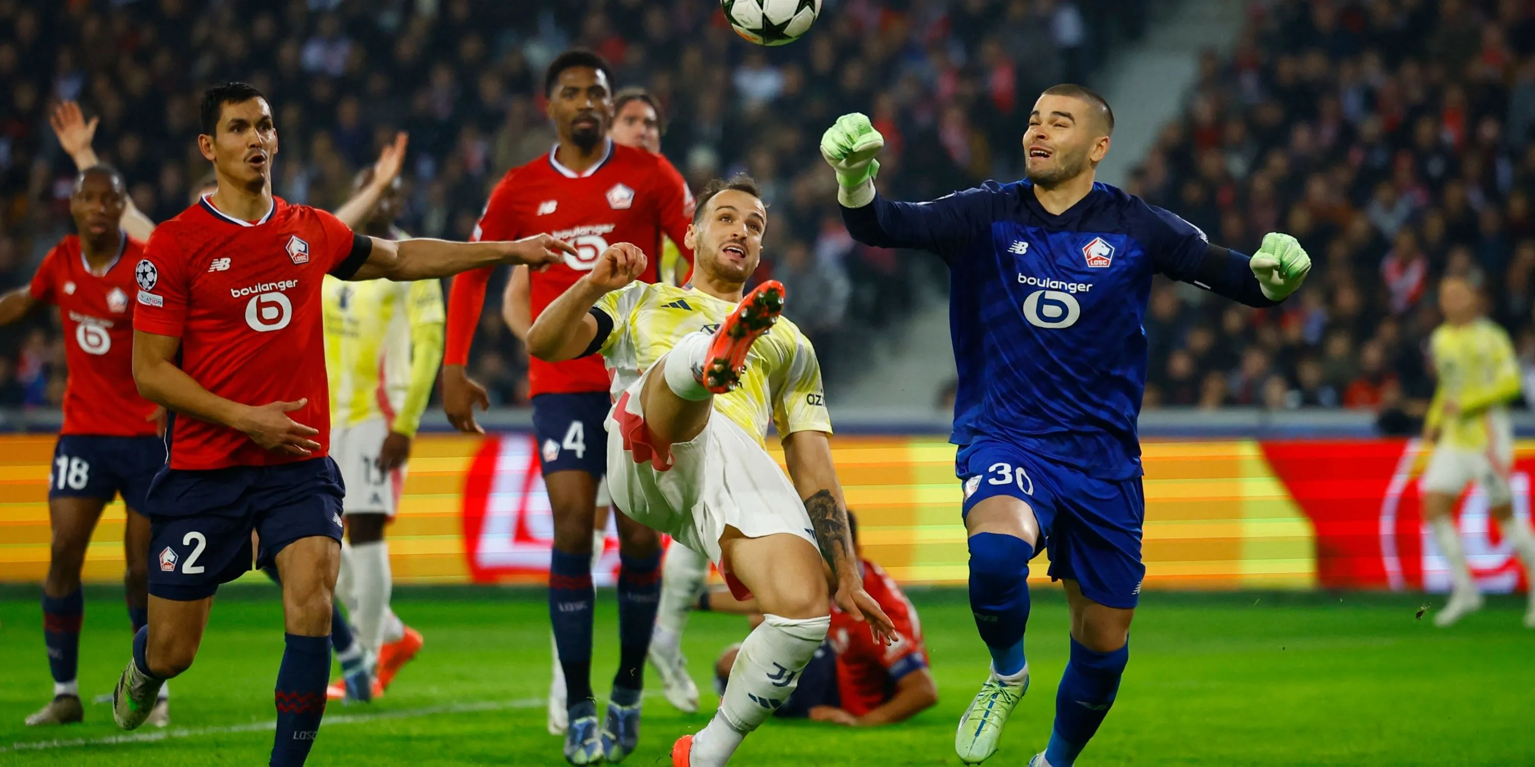 Lucas Chevalier, thủ môn tiềm năng của Aston Villa, trong màu áo Lille tại Ligue 1