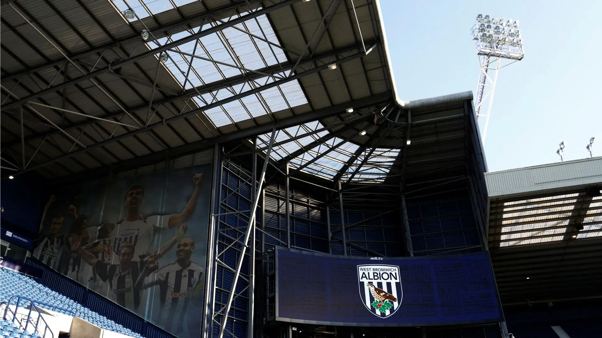 Sân vận động The Hawthorns, sân nhà của West Brom, nơi hy vọng đón những tài năng trẻ từ Tottenham để hiện thực hóa giấc mơ thăng hạng Ngoại hạng Anh
