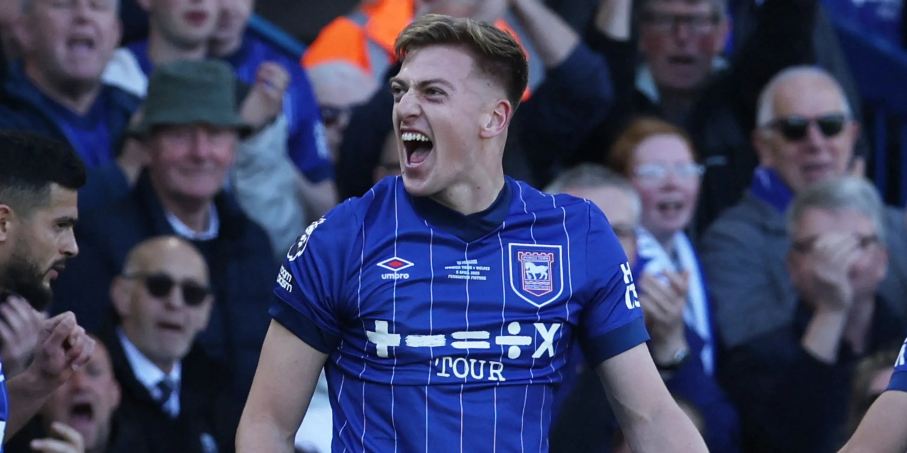 Tiền đạo trẻ Liam Delap trong màu áo Ipswich Town tại giải Ngoại hạng Anh.