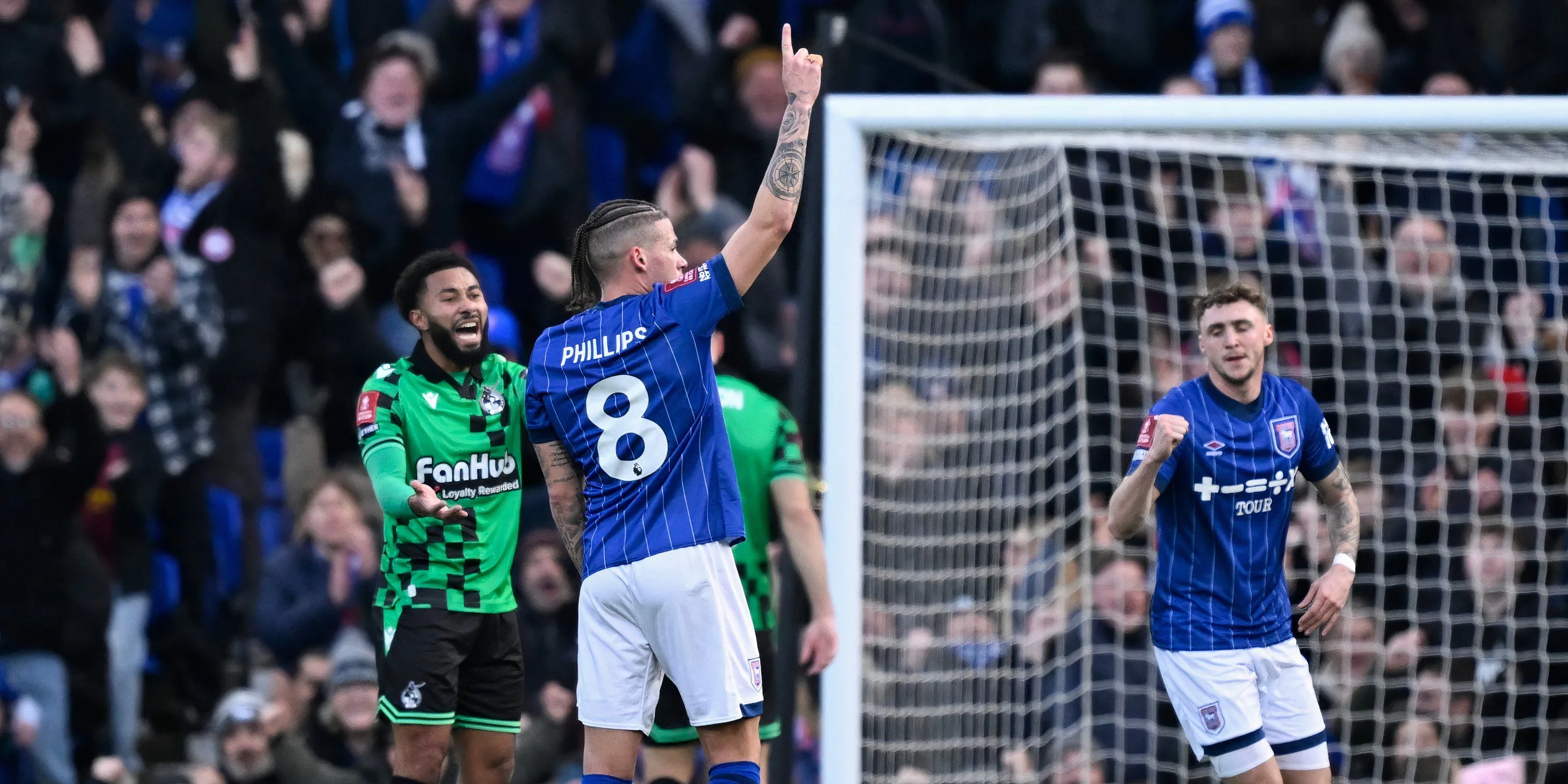 Tiền vệ Kalvin Phillips trong màu áo Manchester City