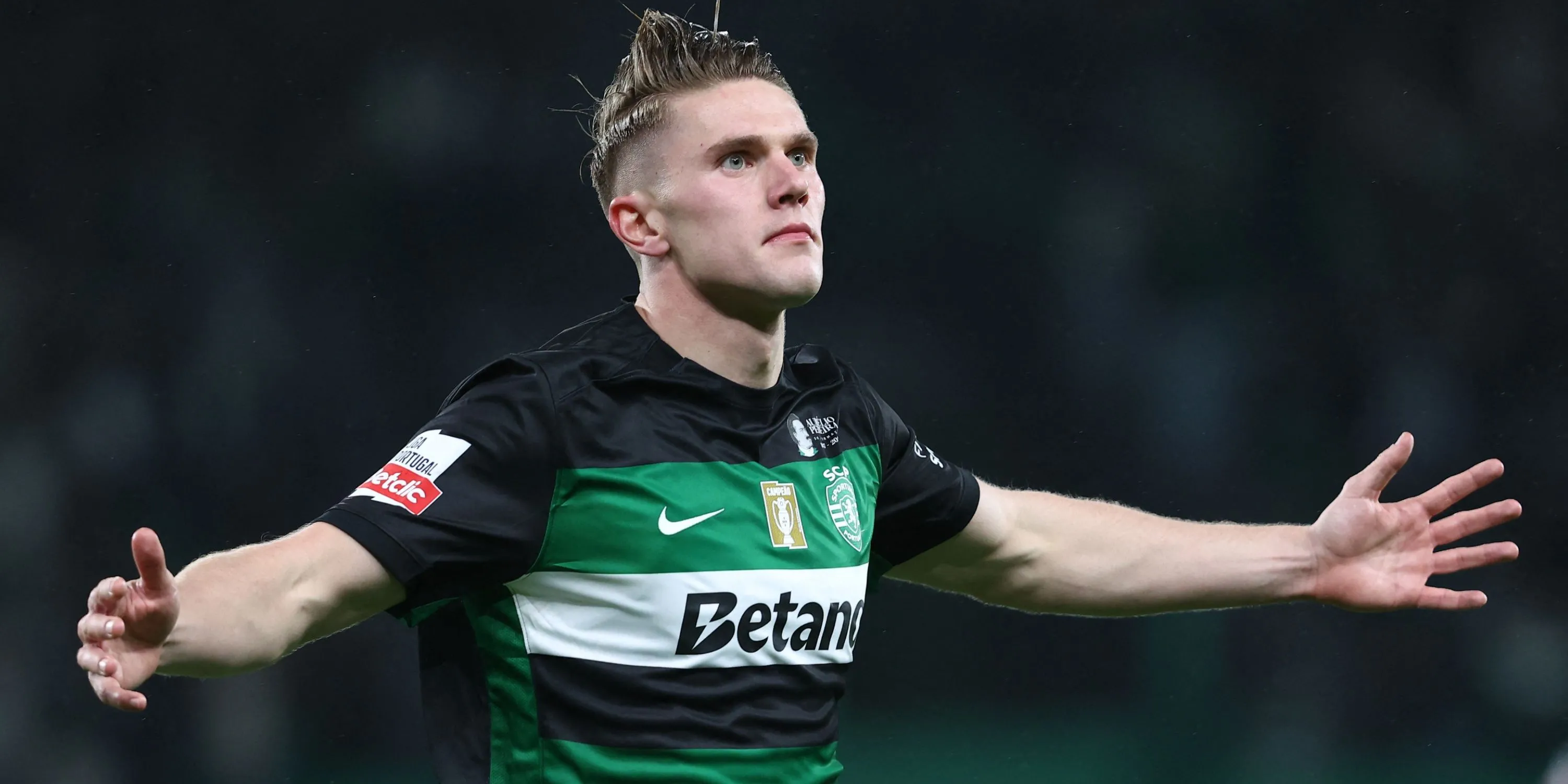 Viktor Gyokeres ăn mừng bàn thắng, tiền đạo phong độ cao được Arsenal quan tâm
