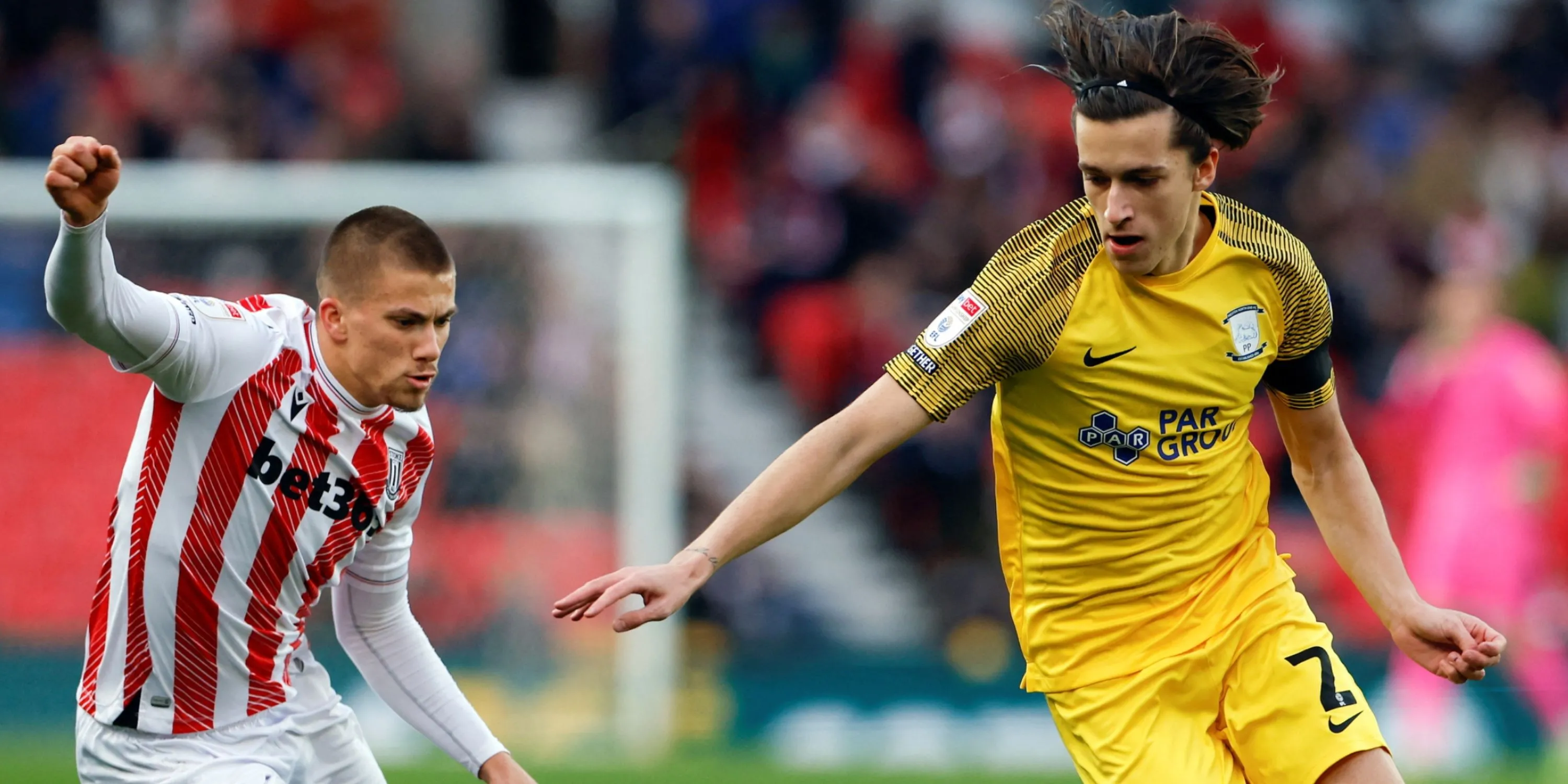 Alvaro Carreras ăn mừng bàn thắng hoặc khoảnh khắc ấn tượng trong màu áo Preston North End, minh chứng cho phong độ cao ở giải Anh.