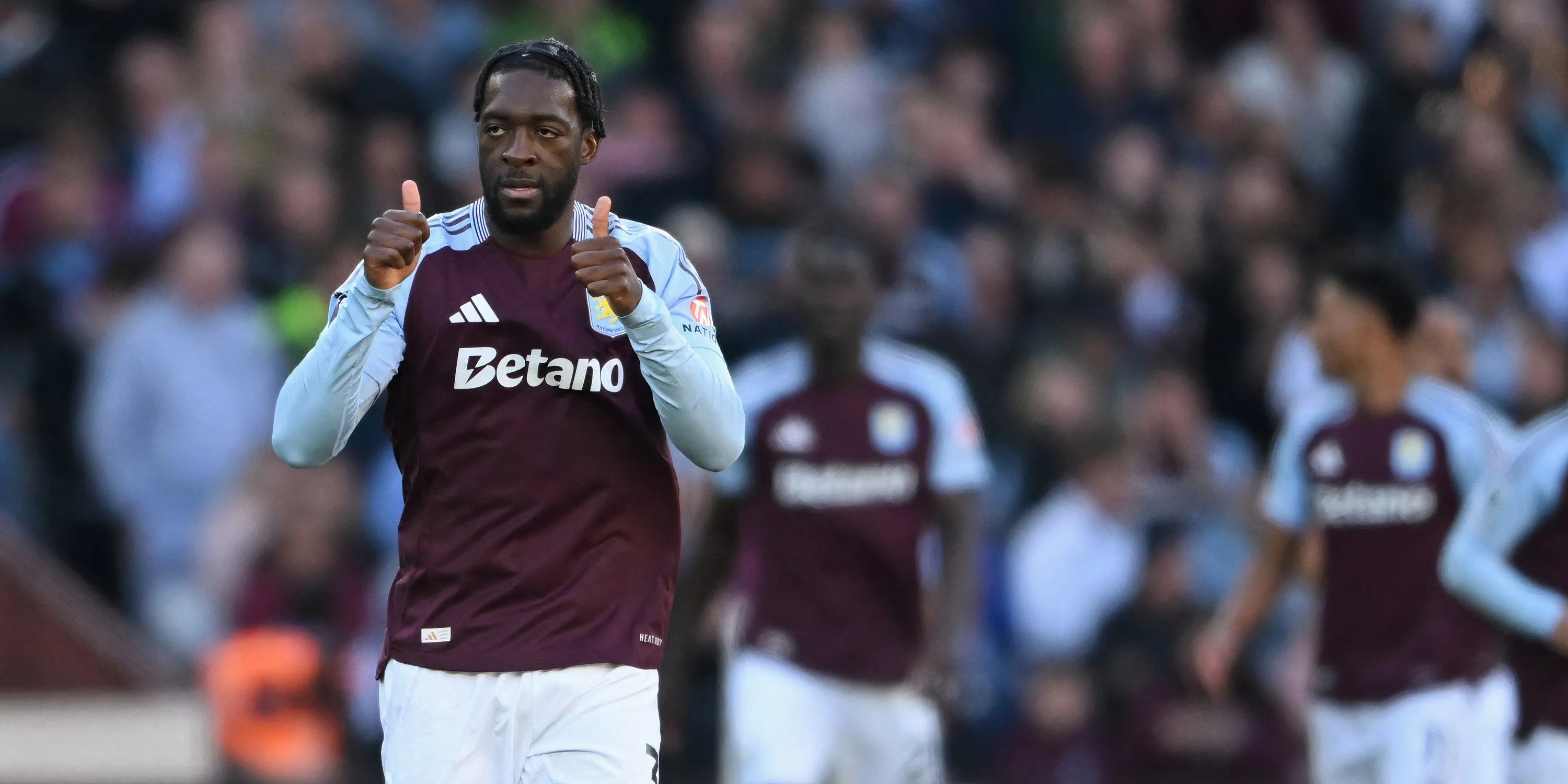 Axel Disasi (Chelsea) đối đầu Aston Villa tại Premier League