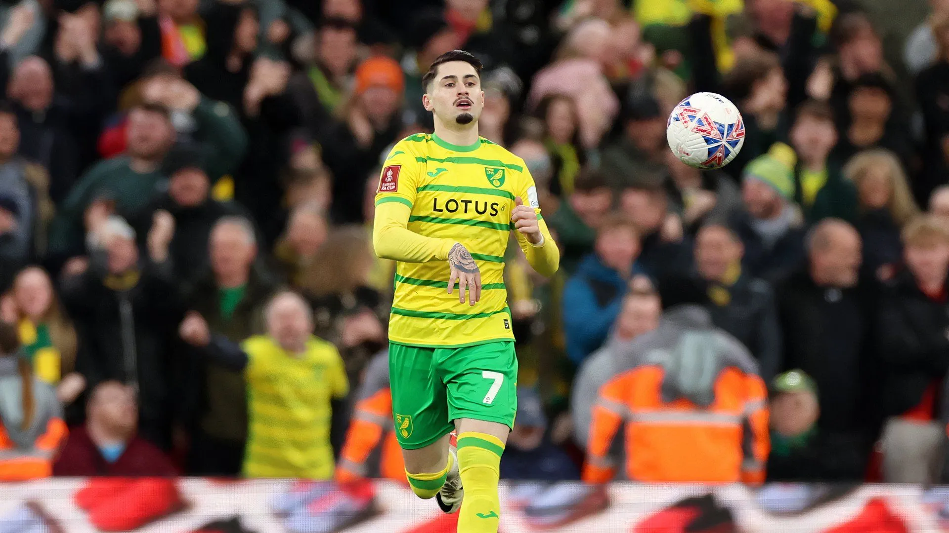 Cầu thủ chạy cánh Borja Sainz rời Norwich City gia nhập Porto