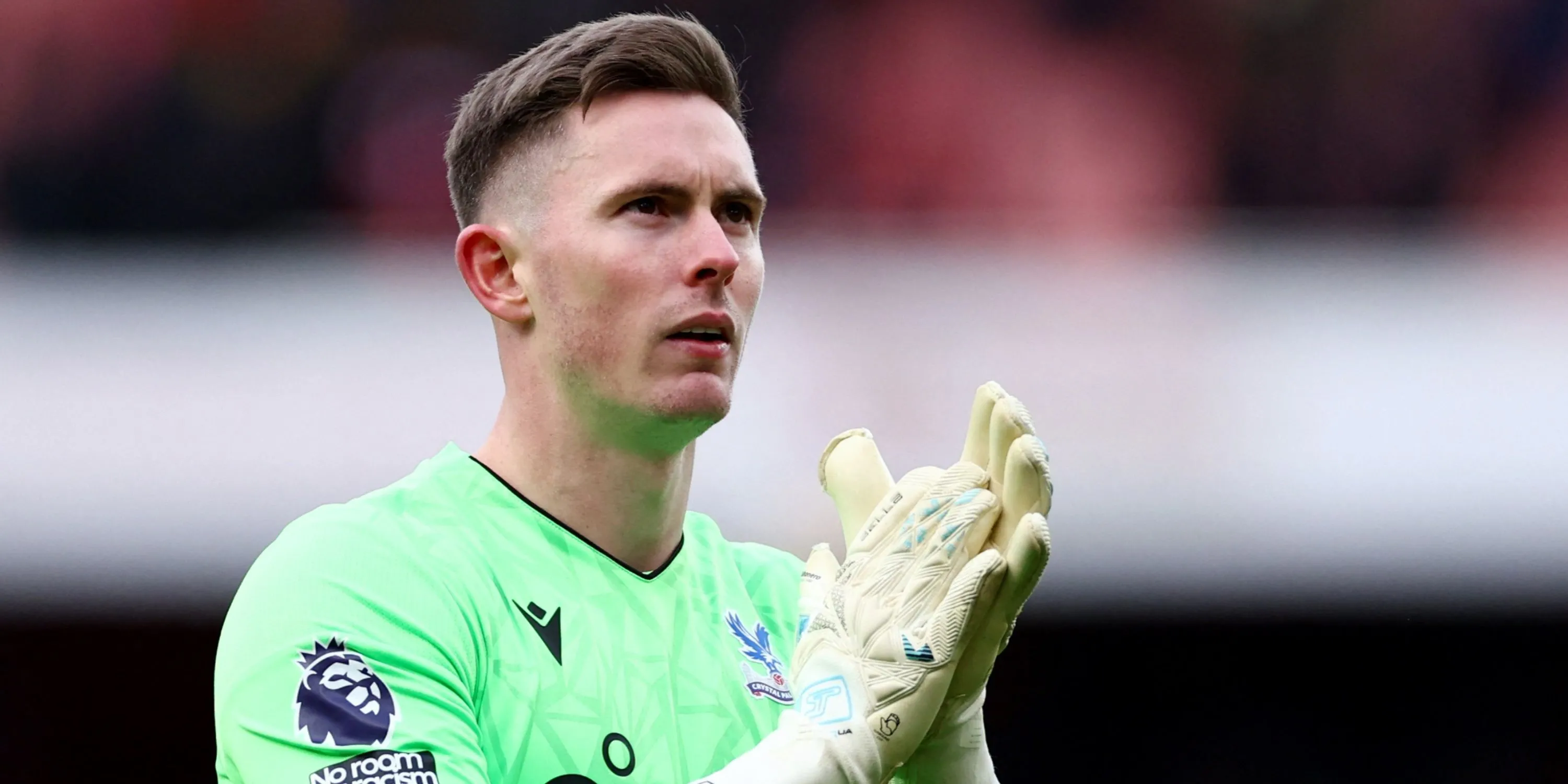 Dean Henderson trong màu áo Crystal Palace thi đấu tại Premier League