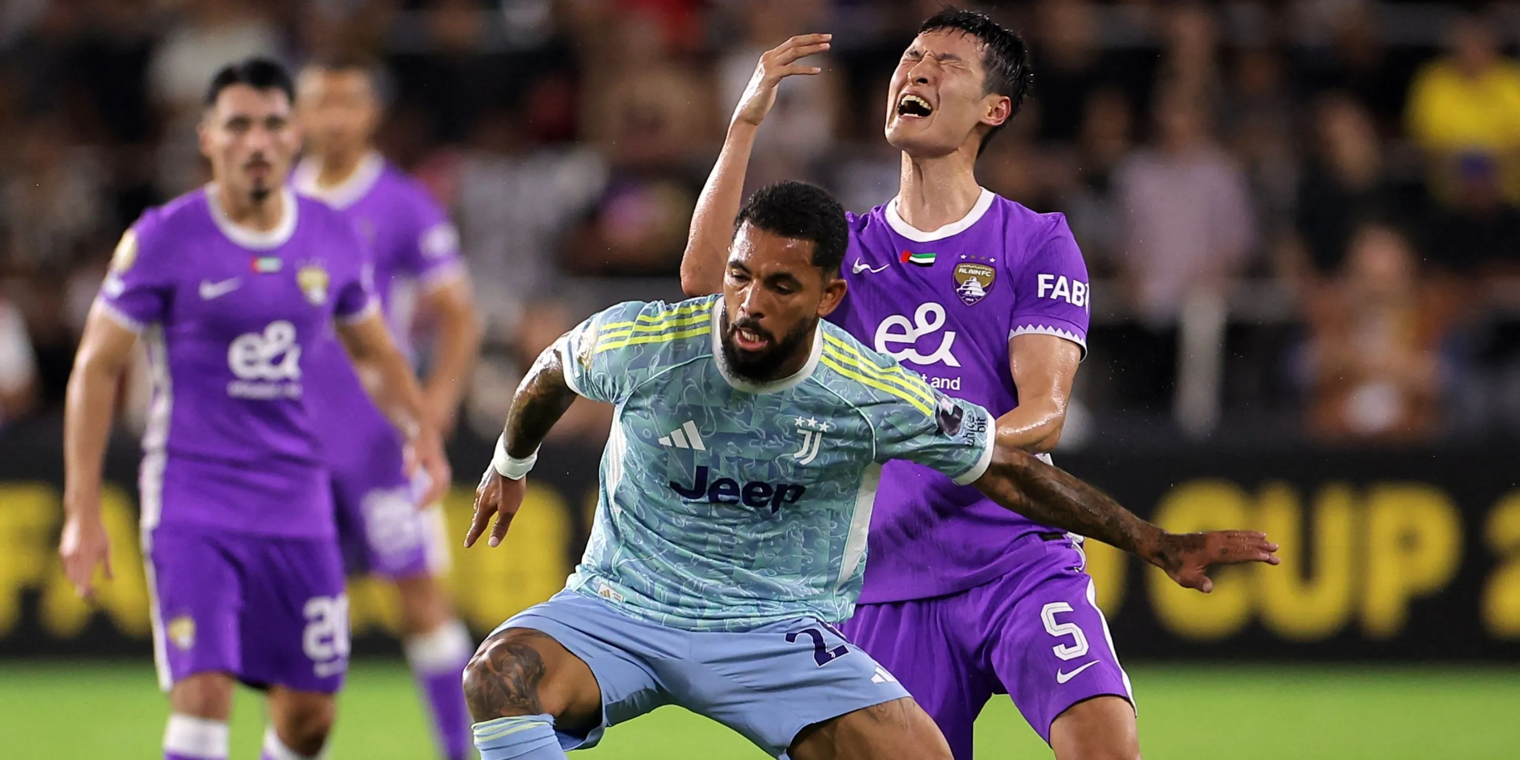 Douglas Luiz thi đấu cho Juventus tại giải Club World Cup