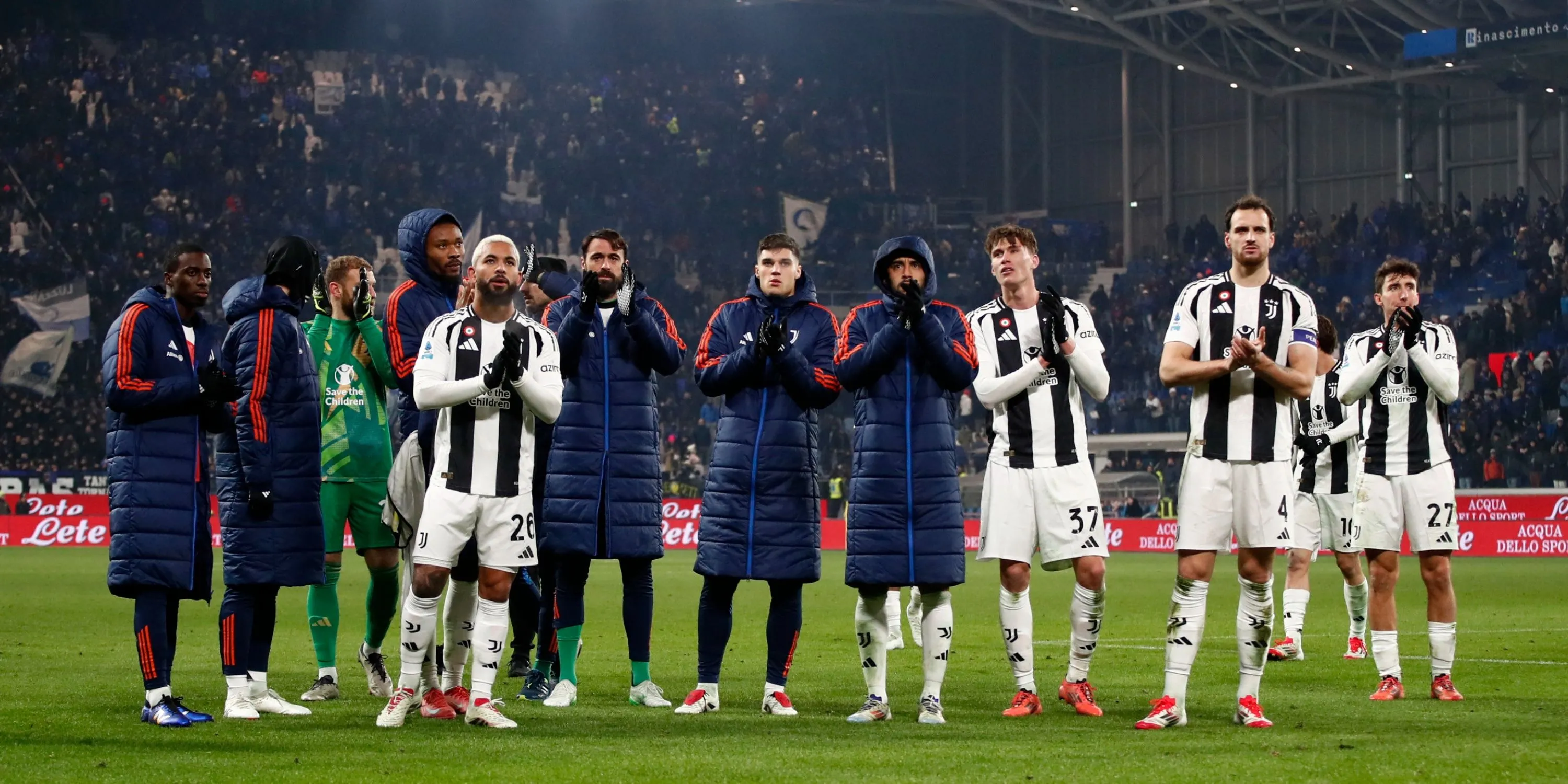 Douglas Luiz trong trận đấu cho Juventus