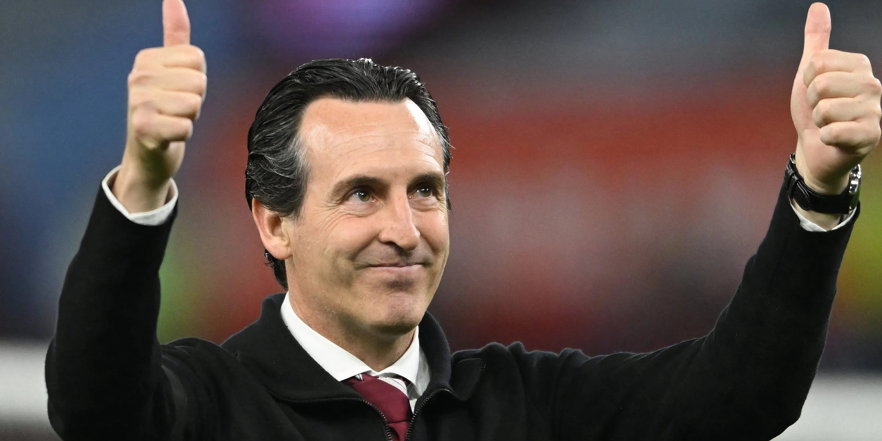 Huấn luyện viên Unai Emery của Aston Villa thể hiện sự hài lòng