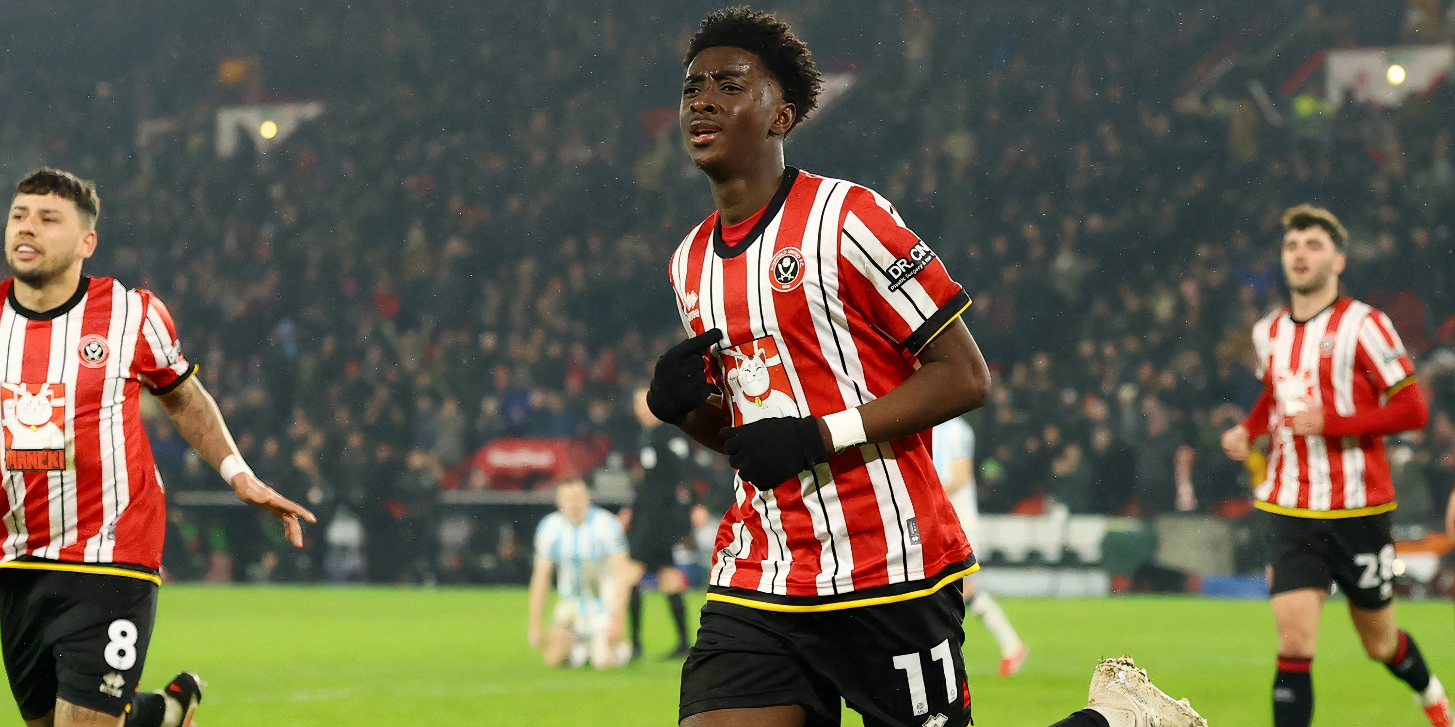 Jesurun Rak-Sakyi trong màu áo Sheffield United, minh họa kinh nghiệm thi đấu của cầu thủ này