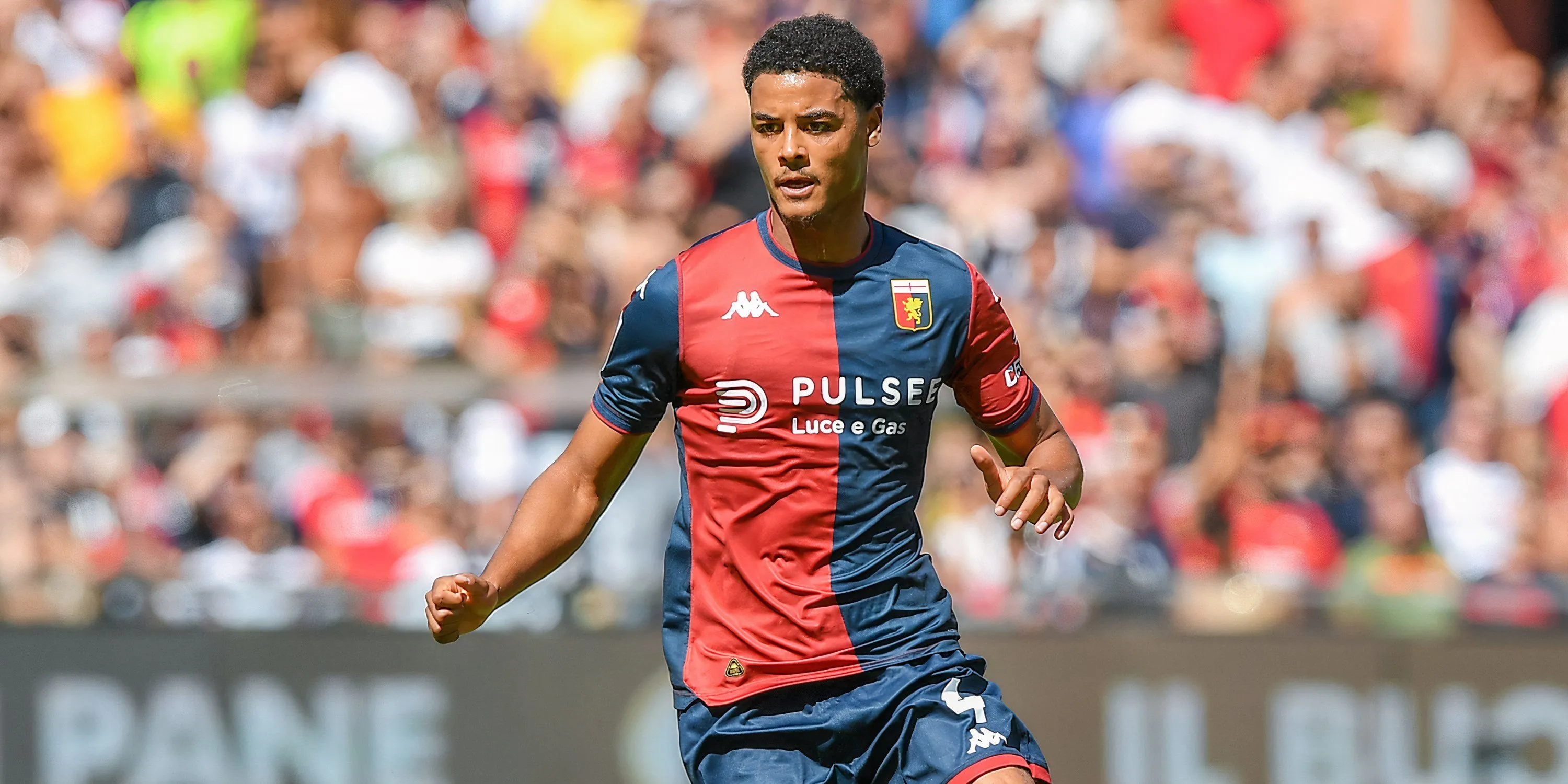 Koni De Winter tranh bóng quyết liệt trong màu áo Genoa tại Serie A