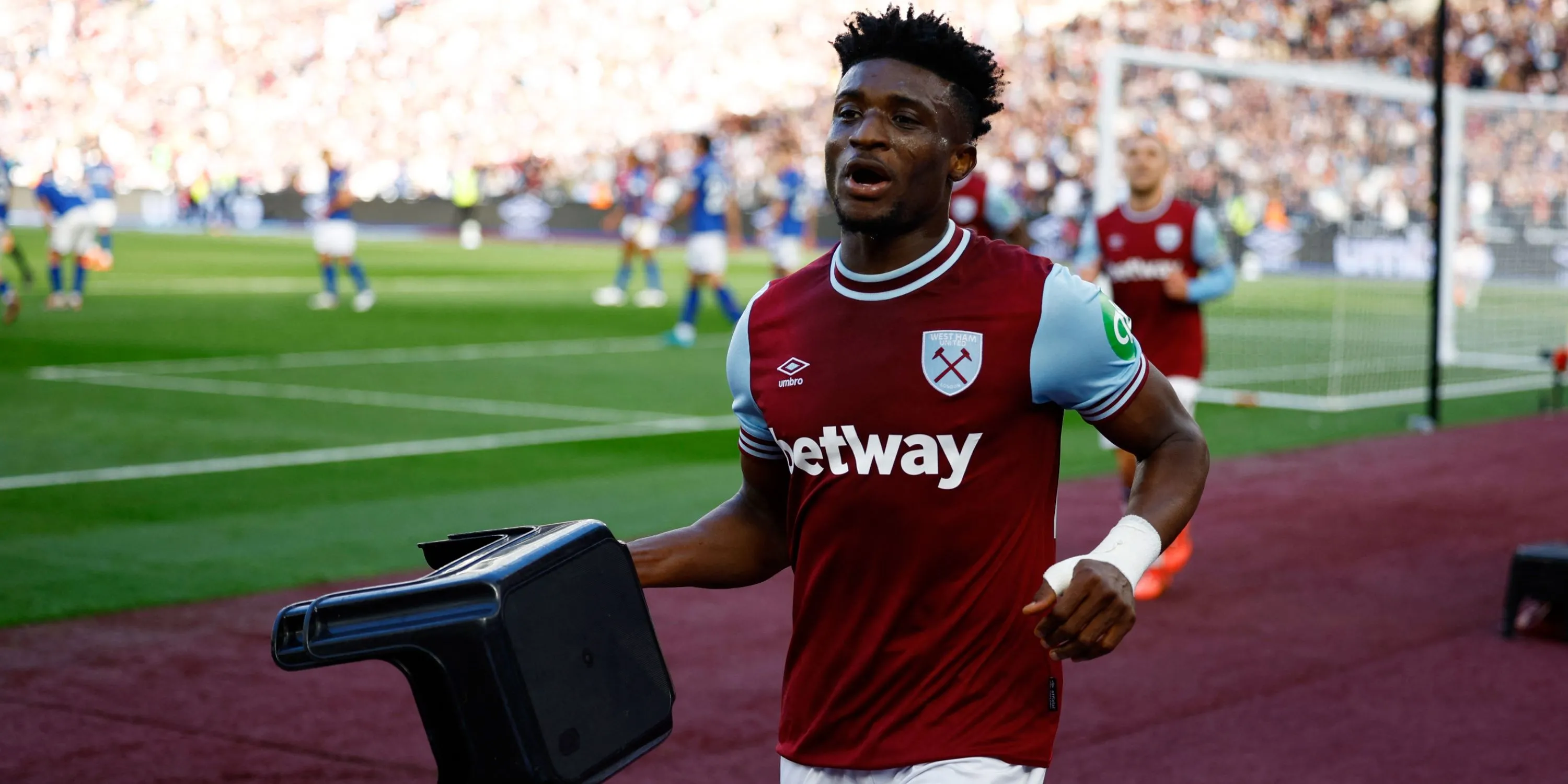 Mohammed Kudus ăn mừng bàn thắng cho West Ham tại Ngoại hạng Anh