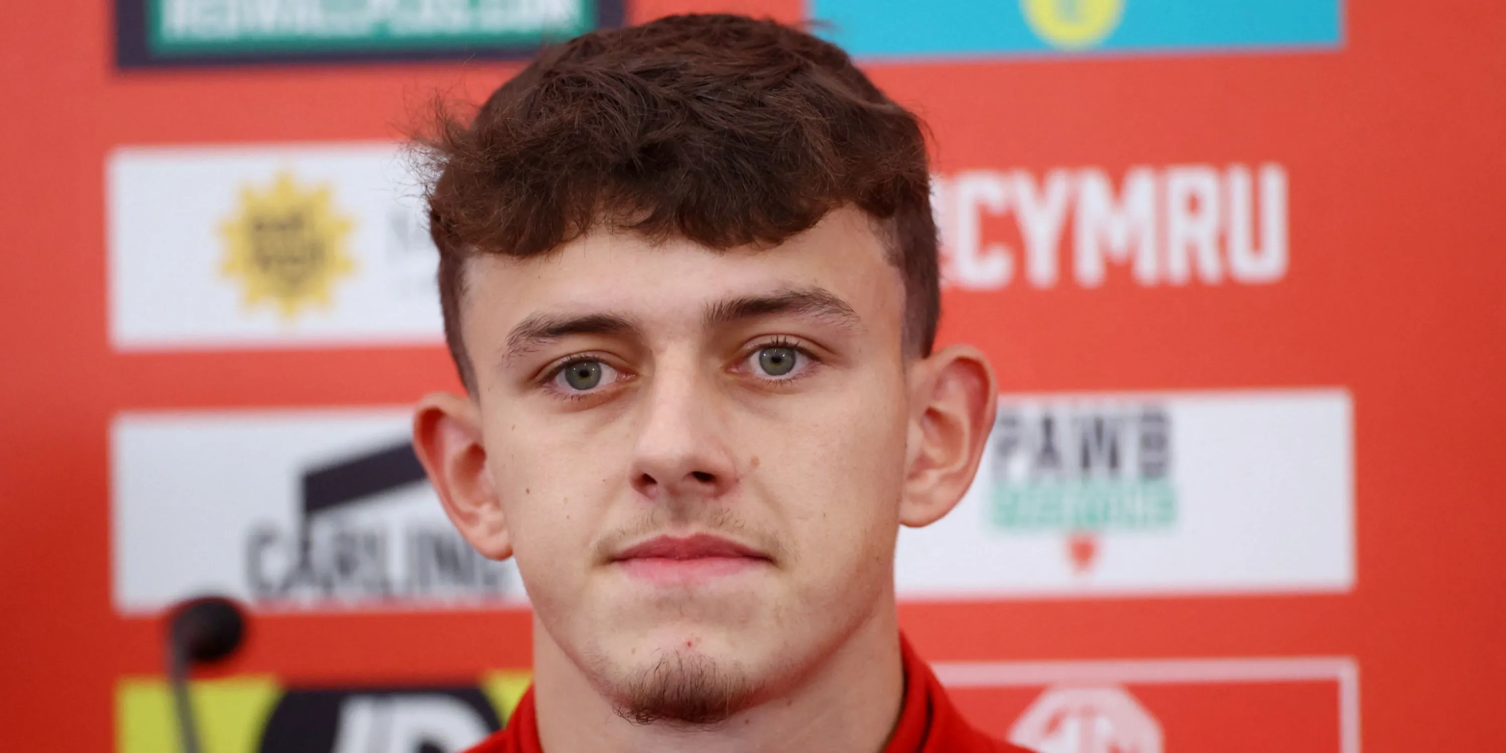 Owen Beck trong màu áo đội tuyển xứ Wales, tân binh của Derby County