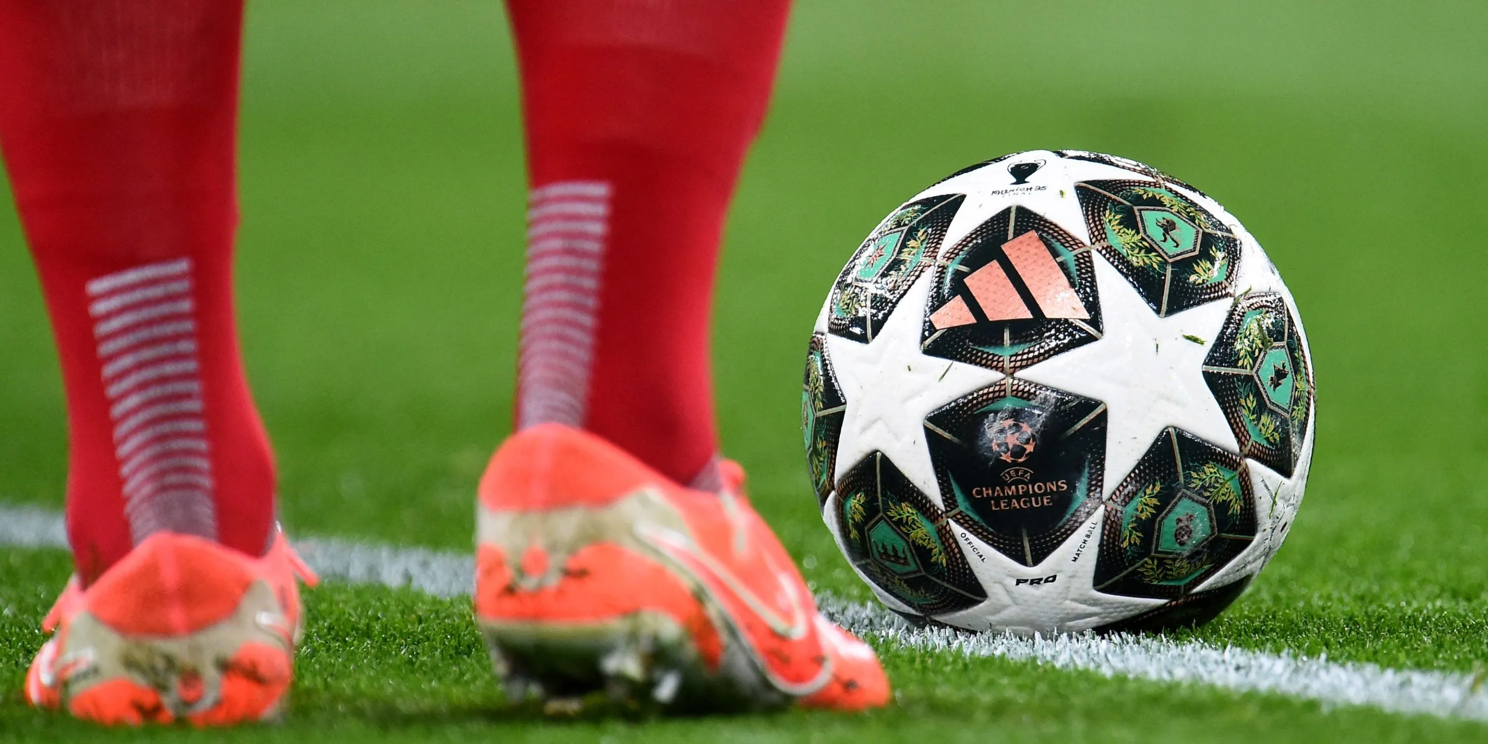 Quả bóng Champions League biểu tượng cho mục tiêu của Chelsea
