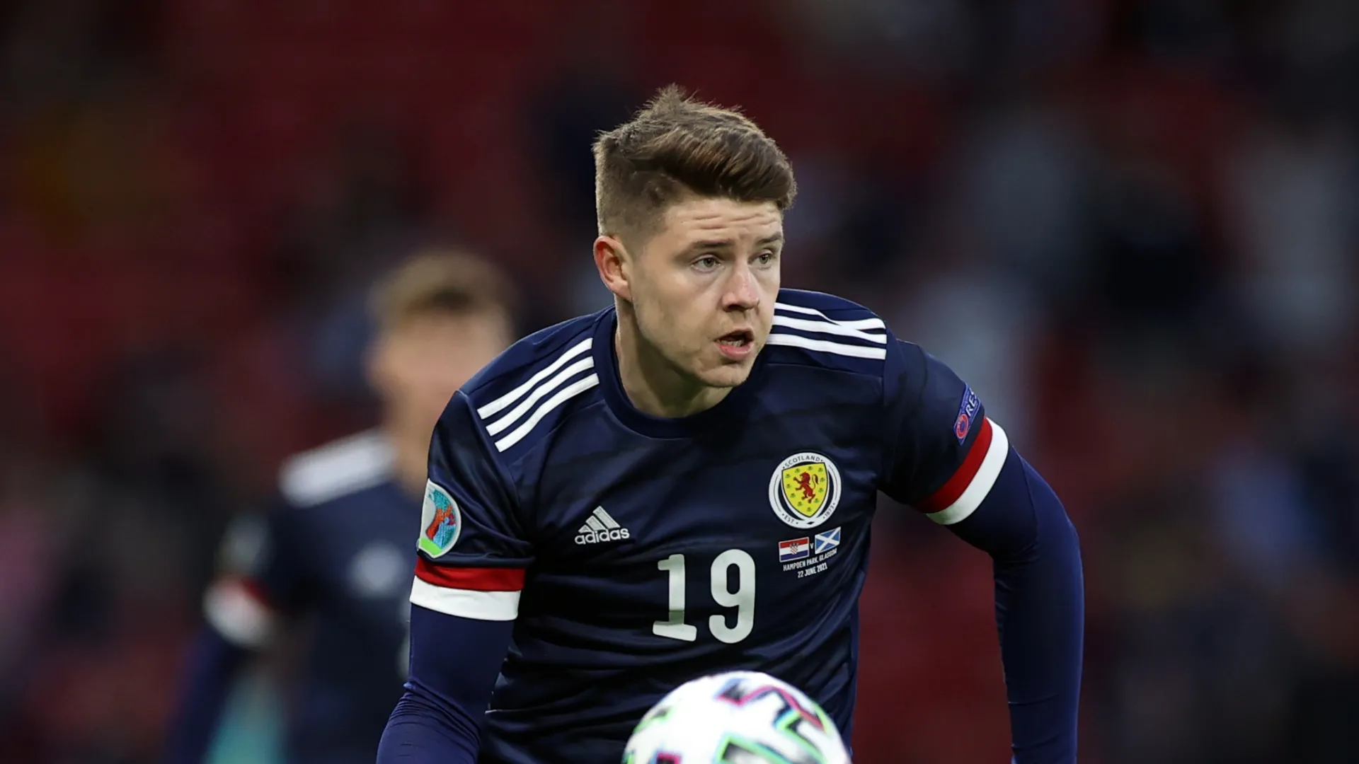 Tiền đạo Kevin Nisbet trong màu áo đội tuyển Scotland
