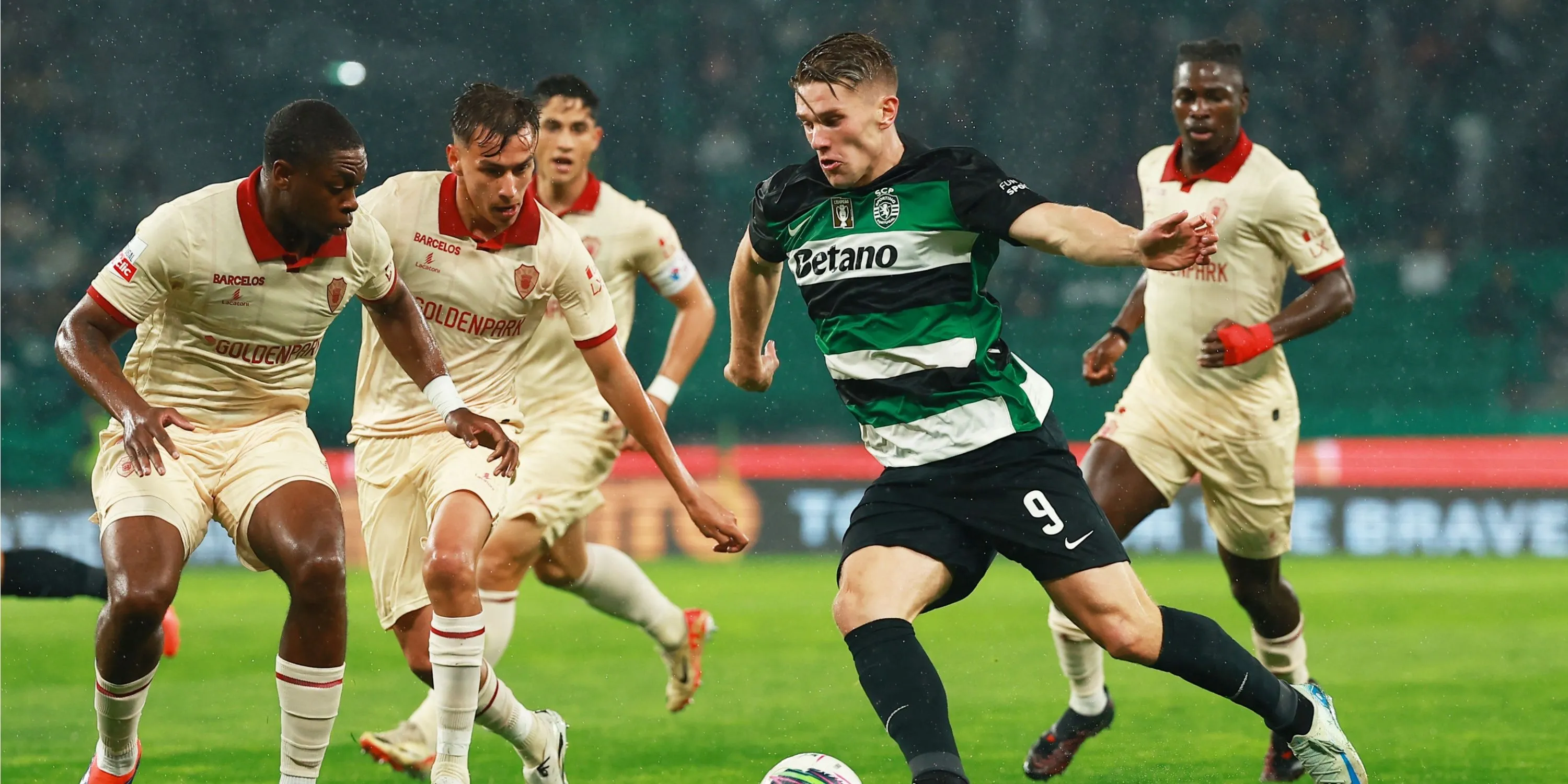Tiền đạo Viktor Gyokeres trong màu áo Sporting CP, mục tiêu hàng đầu của Arsenal