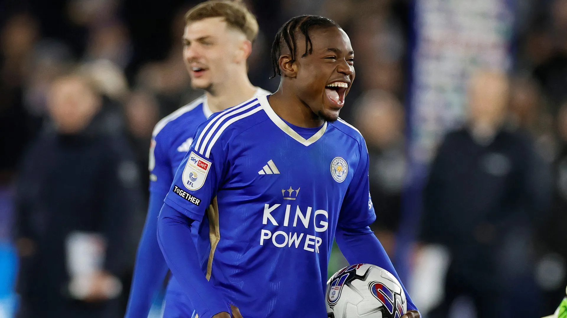 Abdul Fatawu, ngôi sao trẻ tiềm năng của Leicester City