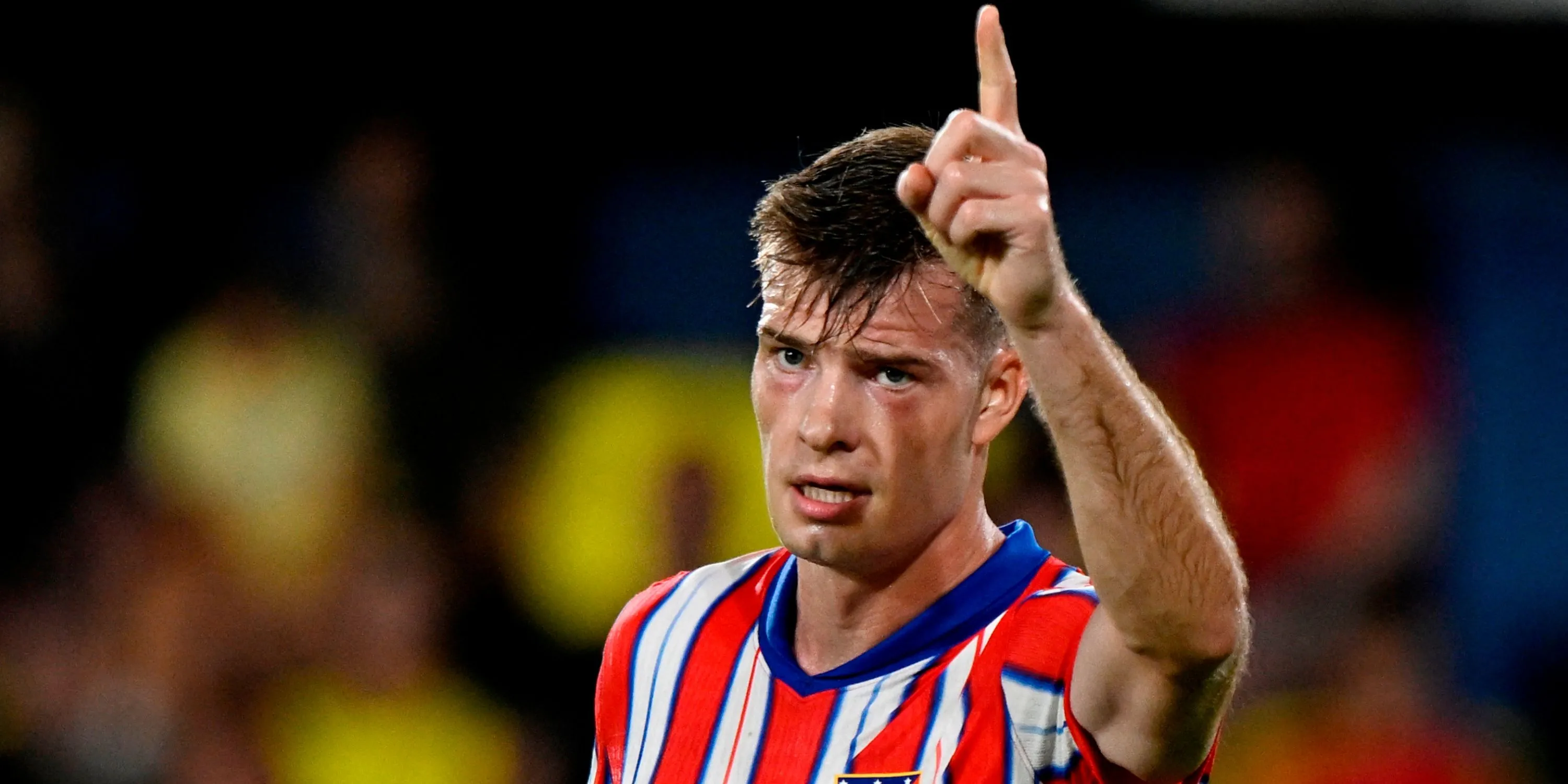 Alexander Sorloth ăn mừng bàn thắng, tiền đạo Atletico Madrid được Newcastle nhắm thay thế Alexander Isak.