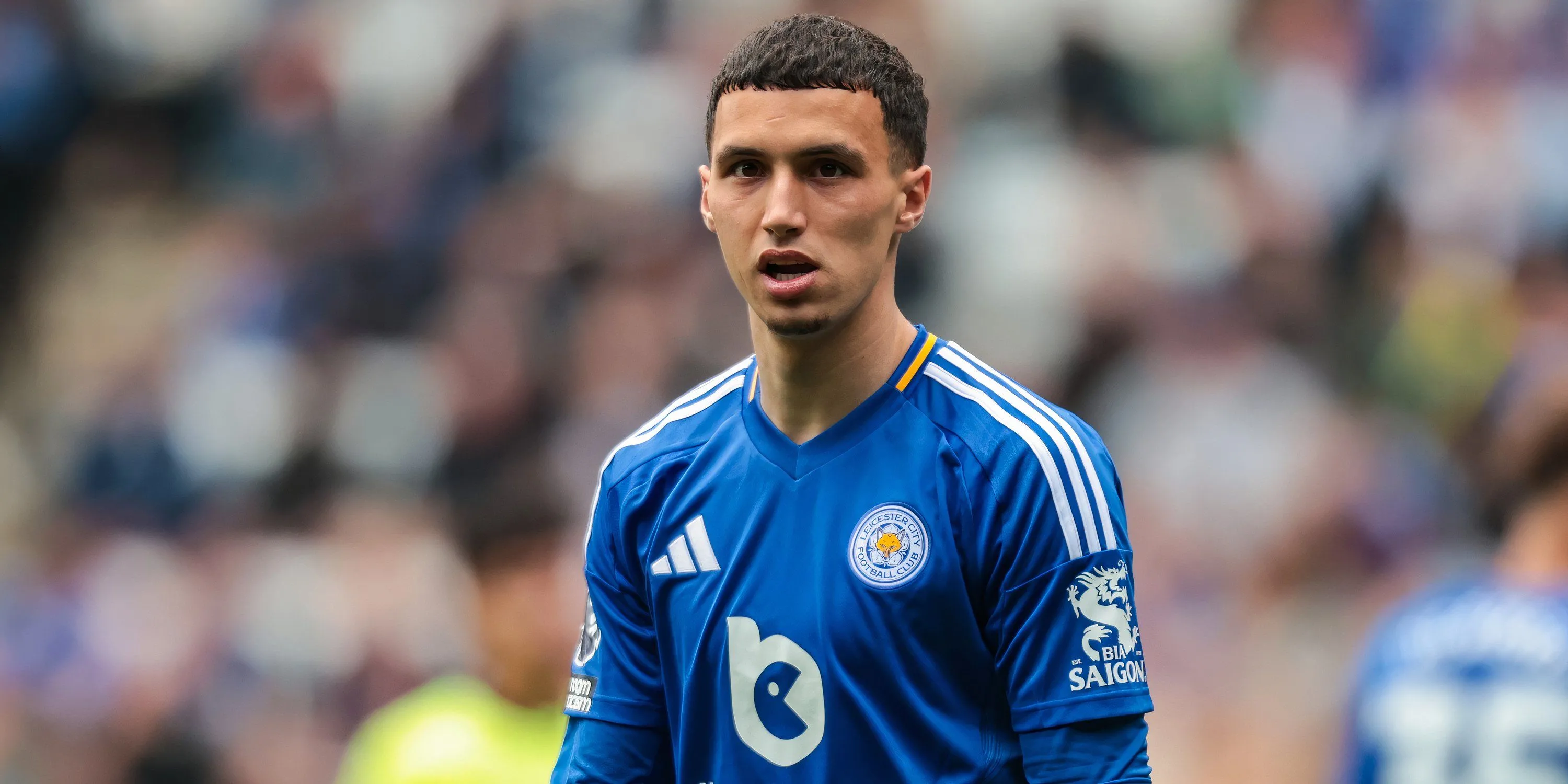 Bilal El Khannouss trong một trận đấu cho Leicester City