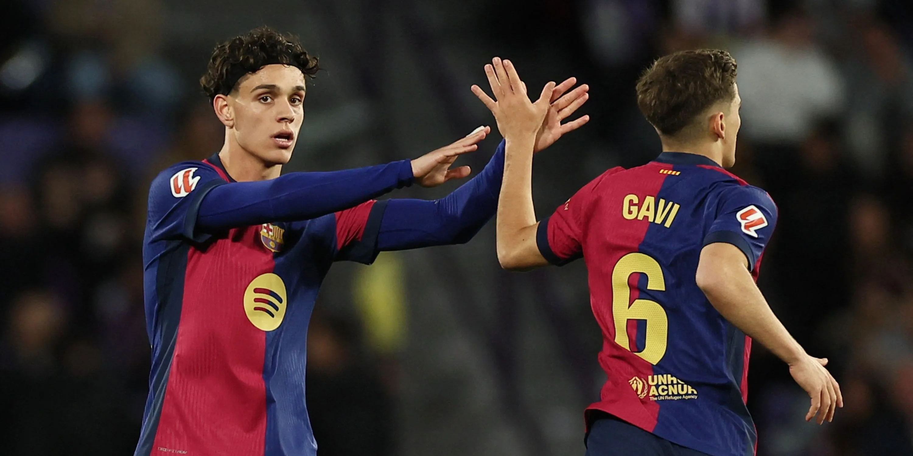 Hector Fort và Gavi trong màu áo Barcelona