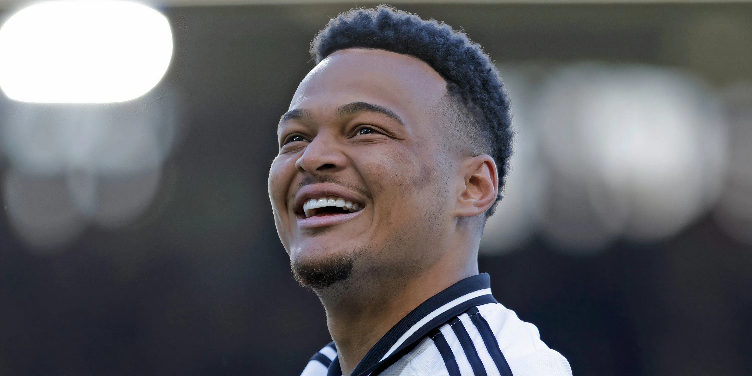 Rodrigo Muniz, tiền đạo Fulham, thể hiện phong độ ấn tượng trên sân.