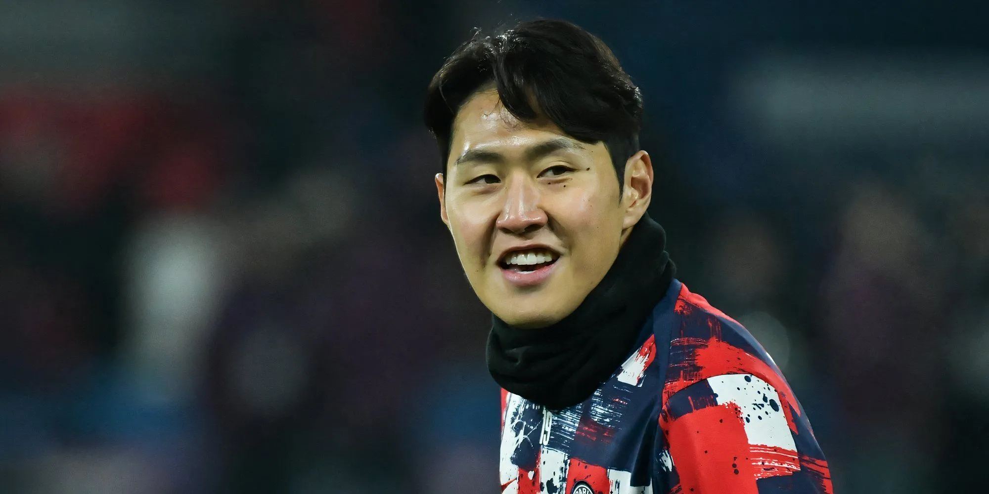 Tiền vệ Lee Kang-in trong màu áo PSG tại Parc des Princes, mục tiêu chuyển nhượng của Man United.
