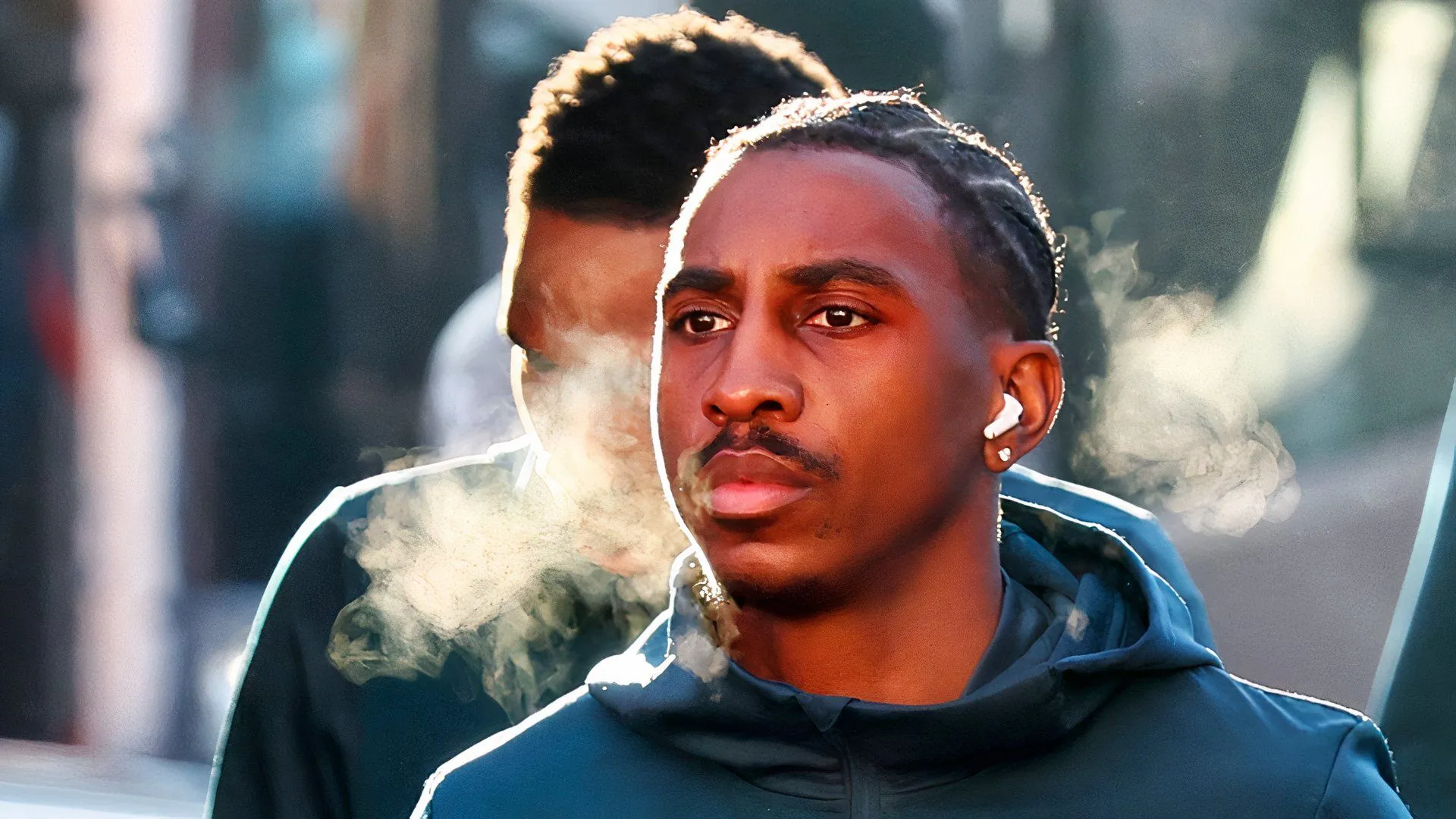 Amari'i Bell trong trang phục Charlton Athletic, một trong những hậu vệ trái quan trọng