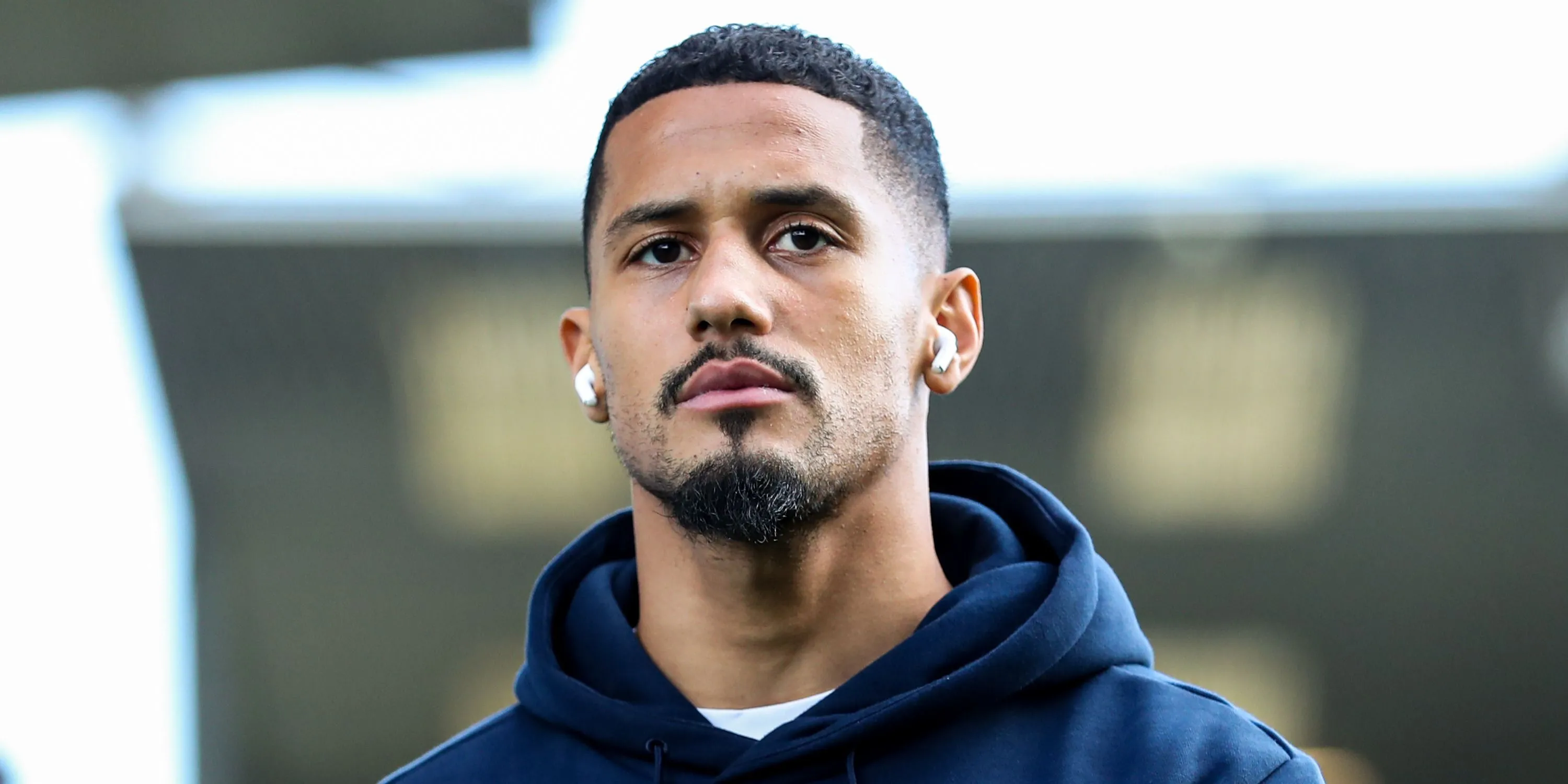 Hậu vệ Saliba dẫn dắt hàng phòng ngự Arsenal với sự bình tĩnh và mạnh mẽ